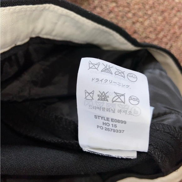 J Crew black slacks with side zipper and darts for trim silhouette. Creased. - Picture 6 of 10